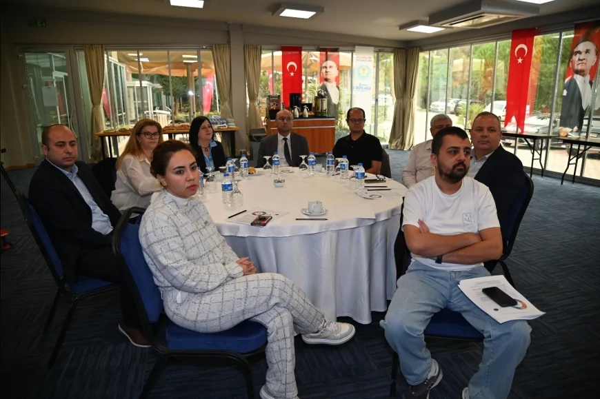 Manisa’da “Sivil Katılım Eğitimi” Düzenlendi: Demokratik Yerel Yönetişim Projesi Kapsamında Çalışmalar Sürüyor