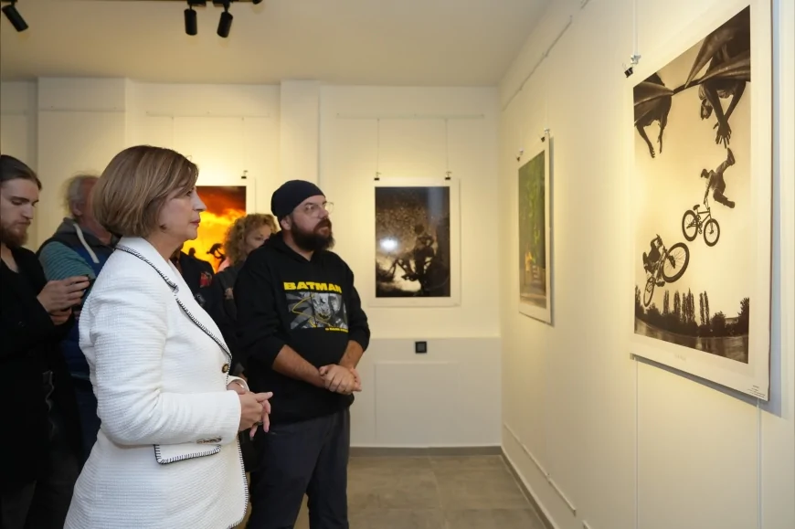 Eskişehir Büyükşehir Belediyesi “Yol Arkadaşım” Sergisiyle Bisikletli Yaşamın Estetiğini Sanatseverlerle Buluşturdu