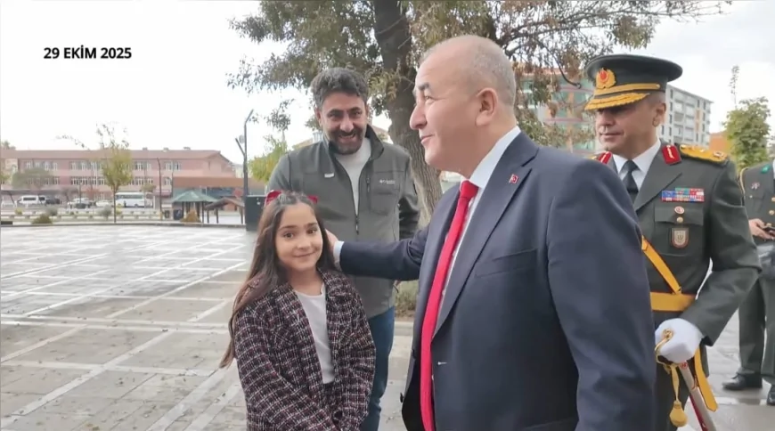 Elazığ Valisi Numan Hatipoğlu: “Geleceğin Valisi Eylül Mina’nın Gözlerindeki İnanç Cumhuriyet Coşkumuzu Pekiştirdi”