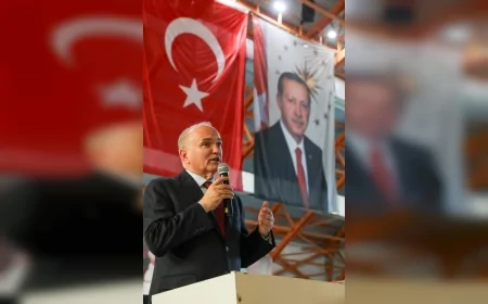 Düzce Belediyesi Spor Akademisi’nden Cumhuriyet’in 102. Yılına Özel Yüzme Şenliği: 250 Sporcu Hünerlerini Sergiledi