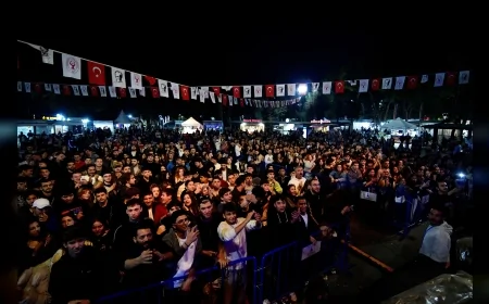 Bornova Büyükpark’ta “Bi Hayat Fest” Dayanışması: Abbas Miran ve Berk İçin Umut Dolu Bir Hafta
