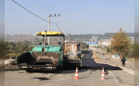 Yalova Belediyesi Mustafakemalpaşa Mahallesi’nde Ulaşım Konforunu Artırmak İçin Altyapı ve Üstyapı Çalışmalarını Sürdürüyor