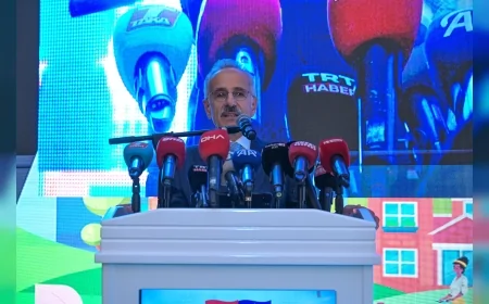 Ulaştırma ve Altyapı Bakanı Abdulkadir Uraloğlu: “Trabzon’u Yeşil, Erişilebilir ve Sürdürülebilir Ulaşım Anlayışıyla Geleceğe Taşıyoruz”