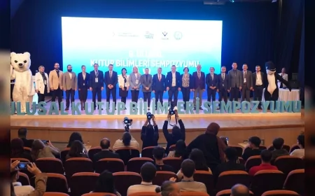 TÜBİTAK KARE Koordinasyonunda Düzenlenen “Kutup Bilimleri Sempozyumu ve Şenliği” Ege Üniversitesinde Bilim Dünyasını Bir Araya Getirdi