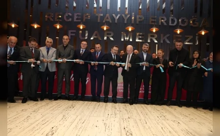 Erzurum Büyükşehir Belediye Başkanı Mehmet Sekmen: “Erzurum Alışveriş Festivali üreticisiyle tüketicisini buluşturan bir gönül köprüsüdür”