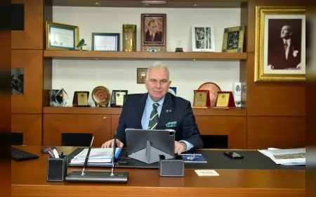 İzmir Atatürk Organize Sanayi Bölgesi Yönetim Kurulu Başkanı Cenk Karace: “Atatürk’ün Bilim ve Üretim Vizyonu Yolumuzu Aydınlatmaya Devam Ediyor”