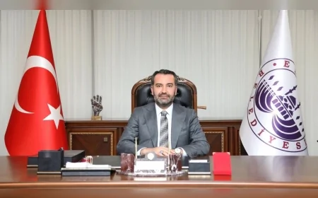 Elazığ Belediye Başkanı Şahin Şerifoğulları: “Cumhuriyetimizin kurucusu Gazi Mustafa Kemal Atatürk’ü saygı, şükran ve rahmetle anıyorum”