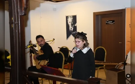 Marmaris’te “Ata’ya Saygı Gecesi” Duygu Dolu Anlara Sahne Oldu