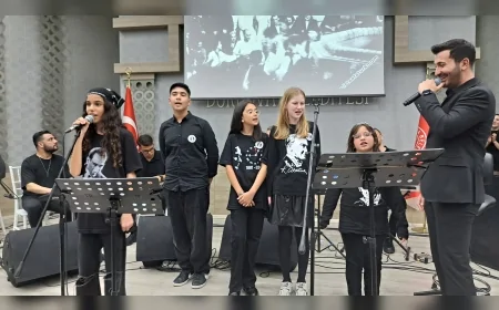 Bornova Belediyesi’nden 10 Kasım’a Özel Duygu Dolu Gece: Atatürk’ün Sevdiği Eserler Büyük Beğeni Topladı
