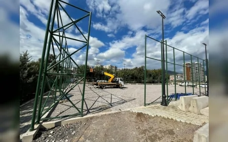 İzmir Büyükşehir Belediyesi’nden Gençlere Beş Yeni Halı Saha: Dört İlçede Spor Yatırımları Devam Ediyor