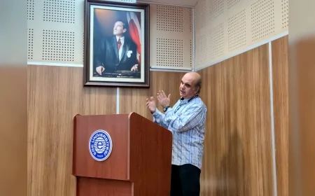 Ege Üniversitesinde “Atatürk Döneminde Sağlık Eğitimi” Konferansı: Cumhuriyet’in İlk Yıllarındaki Reformlar Anlatıldı