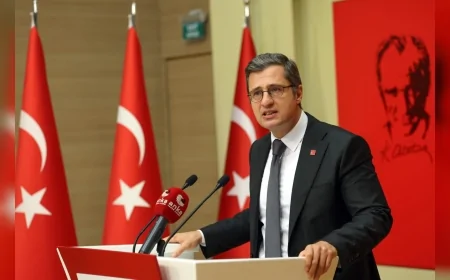 CHP GENEL BAŞKAN YARDIMCISI PARTİ SÖZCÜSÜ İZMİR MİLLETVEKİLİ AV. DENİZ YÜCEL: "BİR MİLİM GERİ ADIM ATMAMIYORUZ."