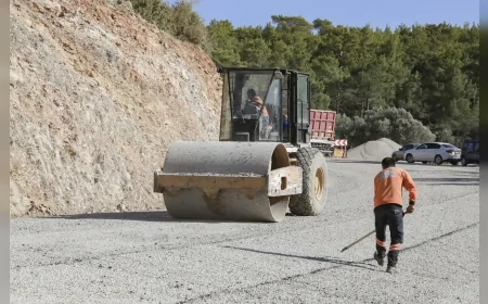 Mersin Büyükşehir Belediyesi Gülnar’da 5 Mahalleyi Birbirine Bağlayan Grup Yolunu Genişletti ve Asfaltladı