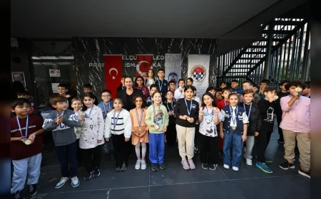 Efes Selçuk’ta “Ataya Saygı” Satranç Turnuvası Tamamlandı: 145 Çocuk Finalde Ter Döktü