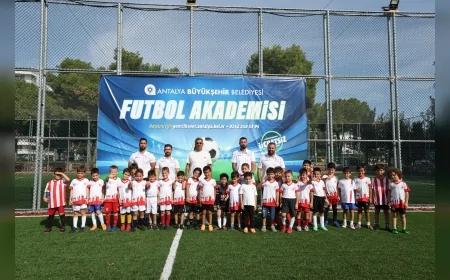 Antalya Büyükşehir Belediyesi Futbol Akademisi’nde Erken Yaşta Yetenek Gelişimi İçin Eğitim Programları Devam Ediyor
