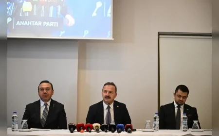 Anahtar Parti Genel Başkanı Yavuz Ağıralioğlu Manisa’da zeytin üreticilerinin sorunları için komisyon çağrısı yaparak gündemdeki terör ve uçak kazası tartışmalarını değerlendirdi