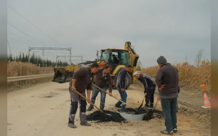 Eskişehir Büyükşehir Belediyesi Hatboyu-3 Caddesi’nde Başlattığı Asfalt Yenileme Çalışmalarıyla Ulaşım Konforunu Artırıyor
