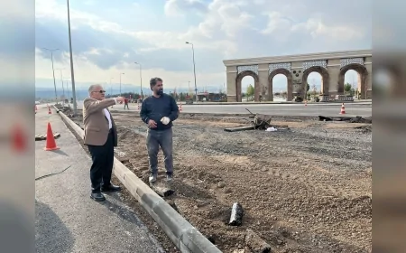 Kayseri Büyükşehir Belediye Başkanı Memduh Büyükkılıç Talas Bulvarı Kavşak Düzenleme ve Deplase Çalışmalarını Hafta Sonu Mesaisinde İnceledi