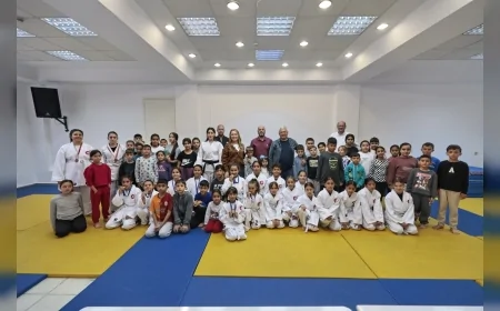 Geleceğin Judocuları Konak’ta Yetişiyor: Sarı Kuşaklarını Başkan Nilüfer Çınarlı Mutlu Takdı