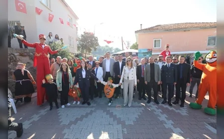 Menderes’te Geleneksel Gümüldür Özdere Mandalina Festivali Üç Gün Boyunca Coşku ve Renklerle Kutlandı