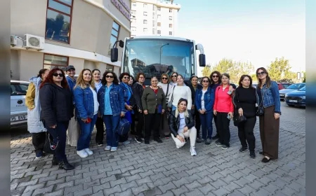 Narlıdere Belediyesi Gönüllü Destekçilerini Kemalpaşa Kültür Gezisiyle Bir Araya Getirerek Dayanışmayı Güçlendirdi