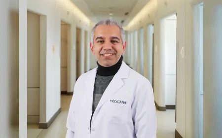 Medicana International İzmir Hastanesi Uzmanı Doç. Dr. Hasan Armağan Uysal Alzheimer Sürecinde Gerçeğin Her Zaman Gerekli Olmadığını Vurgulayarak Bakım Verenlere Yeni Yaklaşımlar Önerdi