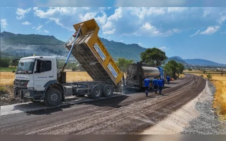 Denizli Büyükşehir Belediyesi 228 Kilometrelik Asfalt Çalışmasını Tamamlayarak Kırsaldan Merkeze Ulaşım Altyapısını Güçlendirdi