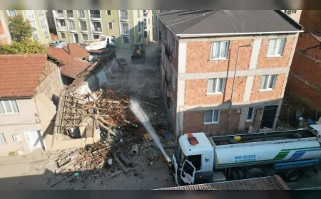 İnegöl’de Çıkmaz Sokak Açılarak Ulaşım Ağında Yeni Bağlantı Sağlandı ve Mahalle İçi Trafik Rahatlatıldı