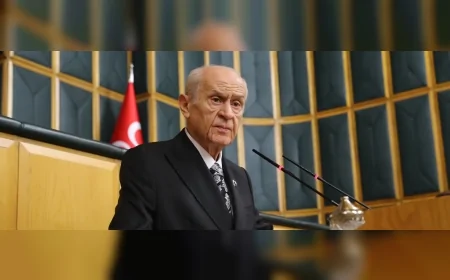 Milliyetçi Hareket Partisi Genel Başkanı Devlet Bahçeli: “Terörsüz Türkiye hedefi için gerekirse üç arkadaşımla İmralı’ya gitmekten gocunmam”