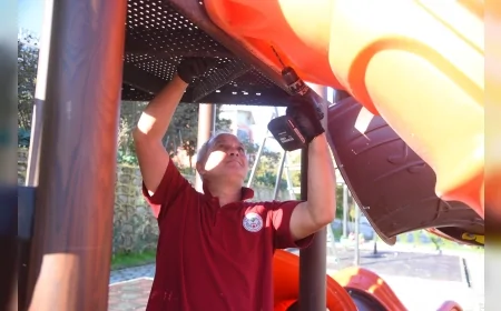 Giresun Belediyesi Kent Genelindeki Parklarda Ekipman Yenileme ve Güvenlik Odaklı Bakım Çalışmalarını Aşamalı Olarak Sürdürüyor