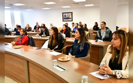 Fethiye’de Kamu Personeline Yönelik İşaret Dili Eğitimi Başlıyor ve Kamu Hizmetlerinde Erişilebilirliği Güçlendirmeyi Hedefliyor