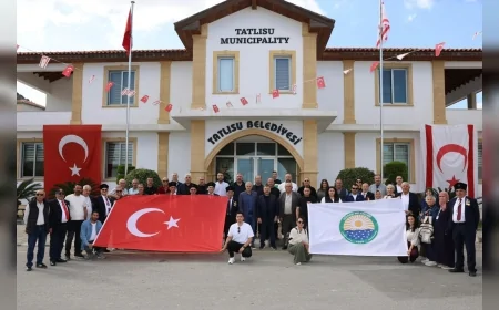 Gölbaşı Belediye Başkanı Yakup Odabaşı KKTC’nin 42 Yıl Kutlamasına Gazilerle Birlikte Katılarak Şehitliklerde Anma Gerçekleştirdi