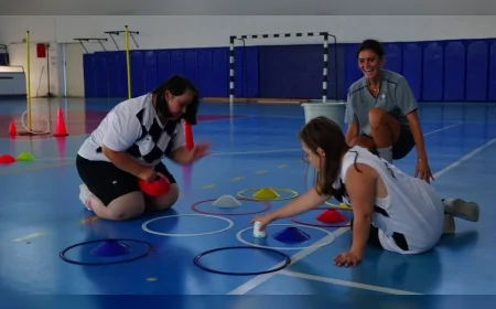 Çeşme Belediyesi özel gereksinimli çocuklara yönelik engelsiz spor eğitimlerini ilçenin iki farklı tesisinde haftanın beş günü sürdürüyor