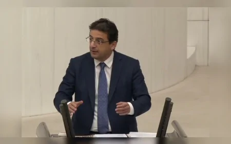 CHP’Lİ YUNUS EMRE: “DEMİRTAŞ VE KAVALA KARARLARINI YOK SAYAMAZSINIZ, AVRUPA KONSEYİ’Nİ DEVRE DIŞI BIRAKARAK DIŞ POLİTİKA YÜRÜTÜLEMEZ”