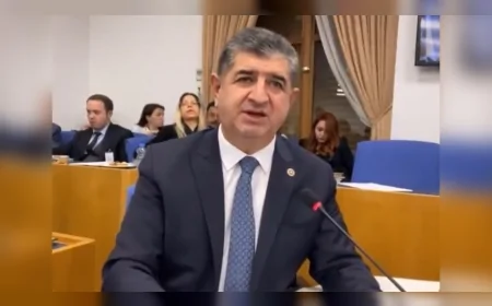 CHP’Lİ CAVİT ARI: “ANTALYA ATATÜRK DEVLET HASTANESİ PROJE YOKKEN KAPATILDI, MANAVGAT VE PAYALLAR’DA HASTANE İNŞAATLARI ÇÖKÜYOR”