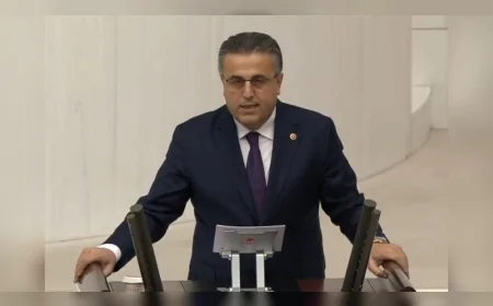 TBMM Genel Kurulunda Nurettin Alan: “Dünyanın ışıltısı diriliş ışığınızı söndürmesin” sözleriyle Sezai Karakoç’un mirasını anlattı