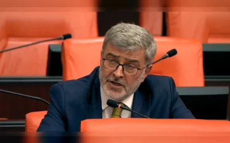 AK Parti Kocaeli Milletvekili Sami Çakır: “Çöken bina, fabrika yangını ve uçak kazalarında kaybettiğimiz canların acısını tarif edemeyiz; hatalı olan kimse cezasını almalıdır”
