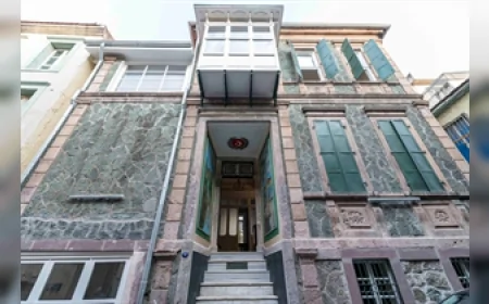 İzmir Büyükşehir Belediye Başkanı Cemil Tugay Ay Yıldızlı Konak tercihinin nedenini açıkladı “Amacım şehrin bu bölgesinin gelişimine katkıda bulunmak”