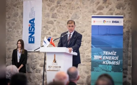 İzmir Büyükşehir Belediye Başkanı Cemil Tugay: “Gelin İzmir’i Akdeniz’in en dirençli enerji şehri ve sanayide yeşil dönüşümün öncüsü yapalım”