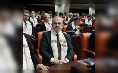 TBMM GENEL KURULUNDA MEHMET SAİT YAZ “SEVGİYİ, BİRLİĞİ VE KARDEŞLİĞİ HAYATIMIZIN MERKEZİNE KOYMALIYIZ” MESAJI VERDİ