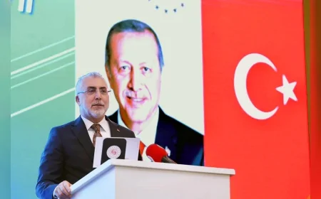 Çalışma ve Sosyal Güvenlik Bakanı Vedat Işıkhan TÜHİS 34’üncü Olağan Genel Kurulunda kamu sendikacılığına ilişkin “kamu çalışanlarının refahı Türkiye’nin refahıdır” mesajı verdi