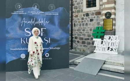 Cumhurbaşkanı Erdoğan’ın Eşi Emine Erdoğan: “Sof kumaşını yeniden dokumak medeniyetimizin ruhunu ve belleğini yaşatmaktır”