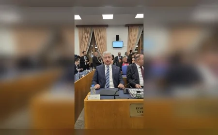 DEVA PARTİSİ SÖZCÜSÜ SADULLAH KISACIK: “VATANDAŞ ARABAYA DEĞİL VERGİYE BİNİYOR, KASA BOŞ DİYE TORBA TORBA YÜK BİNDİRİYORSUNUZ”