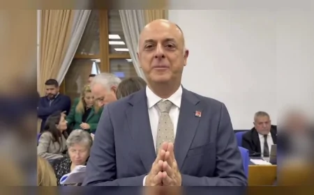 CHP’li Ümit Özlale Ulaştırma Bütçesinde Lojistik ve Dijital Dönüşüme Yüklendi: “Demiryolu ve Fiber Ağlarda Dünya Ortalamasının Altındayız, İstanbul’u Şişirerek Kalkınma Olmaz”