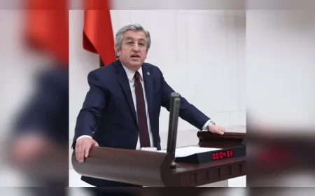 CHP SAMSUN MİLLETVEKİLİ DR. MURAT ÇAN: “GAZİ DEVLETİ KAPATMAK SAMSUN’U SAĞLIKSIZ BIRAKMAKTIR, ŞEHİR HASTANESİ PLANSIZLIĞI HİZMETİ ÇÖKERTTİ”