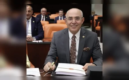 MHP Genel Başkan Yardımcısı Mevlüt Karakaya: “Korsan taşımacılık büyük şehirlerde taksi esnafını tehdit ediyor, denetimler güçlendirilmelidir”