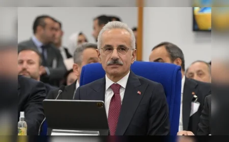 Ulaştırma Bakanı Uraloğlu Gebze’de çöken bina hakkında konuştu: “Tünelde en ufak deformasyon, çatlak ve su sızıntısı yok”