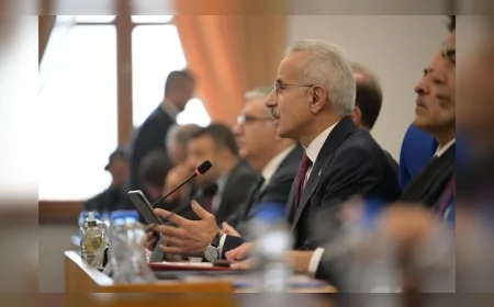 Bakan Uraloğlu’ndan 5G, veri merkezi ve siber güvenlik mesajı: “VPN’leri tavsiye etmiyoruz, son bir haftada 78,6 milyon zararlı erişimi engelledik”