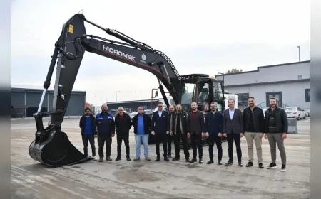 Başiskele’de Yeni Ekskavatör Hizmete Alındı ve Kentin Altyapı ile Afet Hazırlık Çalışmalarına Destek Sağlayacak