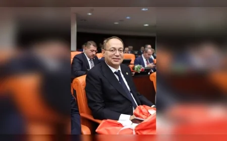 MHP’Lİ PROF. DR. İLYAS TOPSAKAL: “EĞİTİM TİCARİ ALAN DEĞİLDİR, ÖZEL OKULLAR VAKIFLAŞMALI VE ÇOCUKLAR MUTLU OLARAK YETİŞMELİDİR”